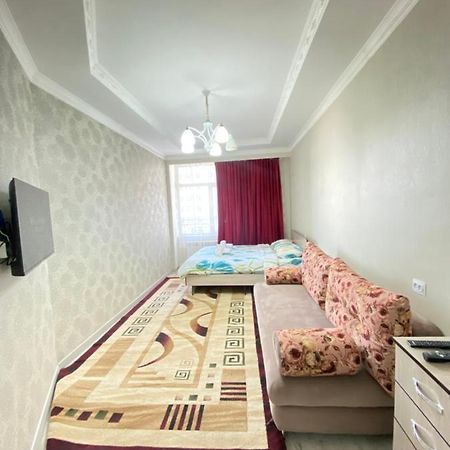 Atlantis Apartamento Bishkek Exterior foto